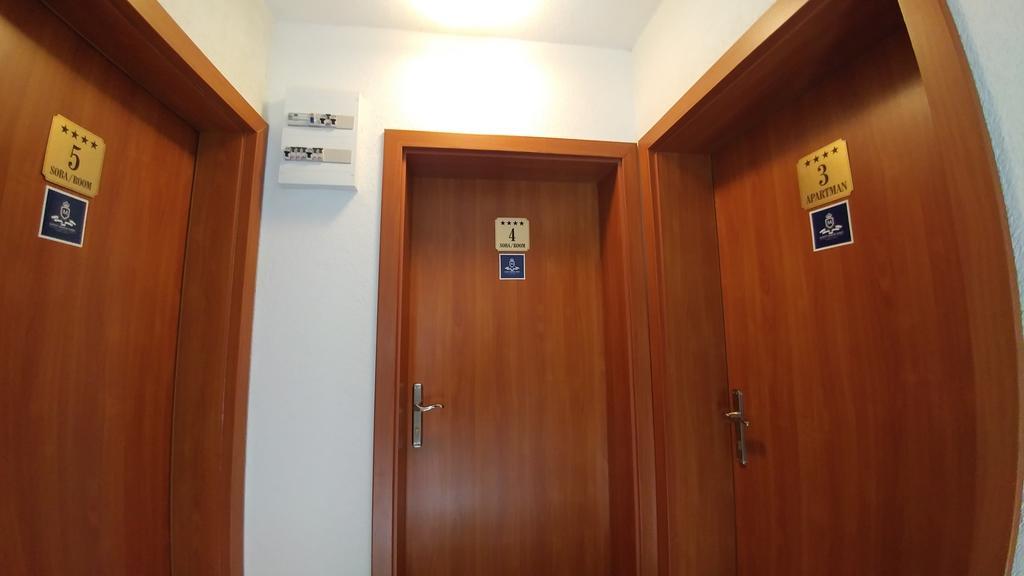 Guest House Mijic Korenica Zewnętrze zdjęcie